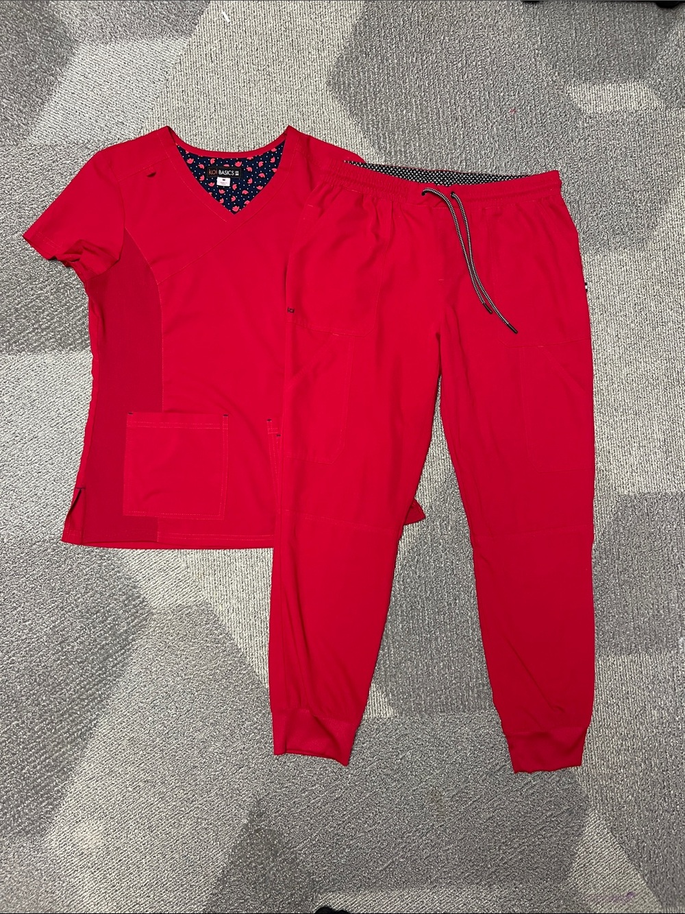 KOI Women's Scrub Set M NWOT